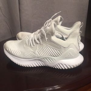Men’s Adidas white shoes 9.5 US